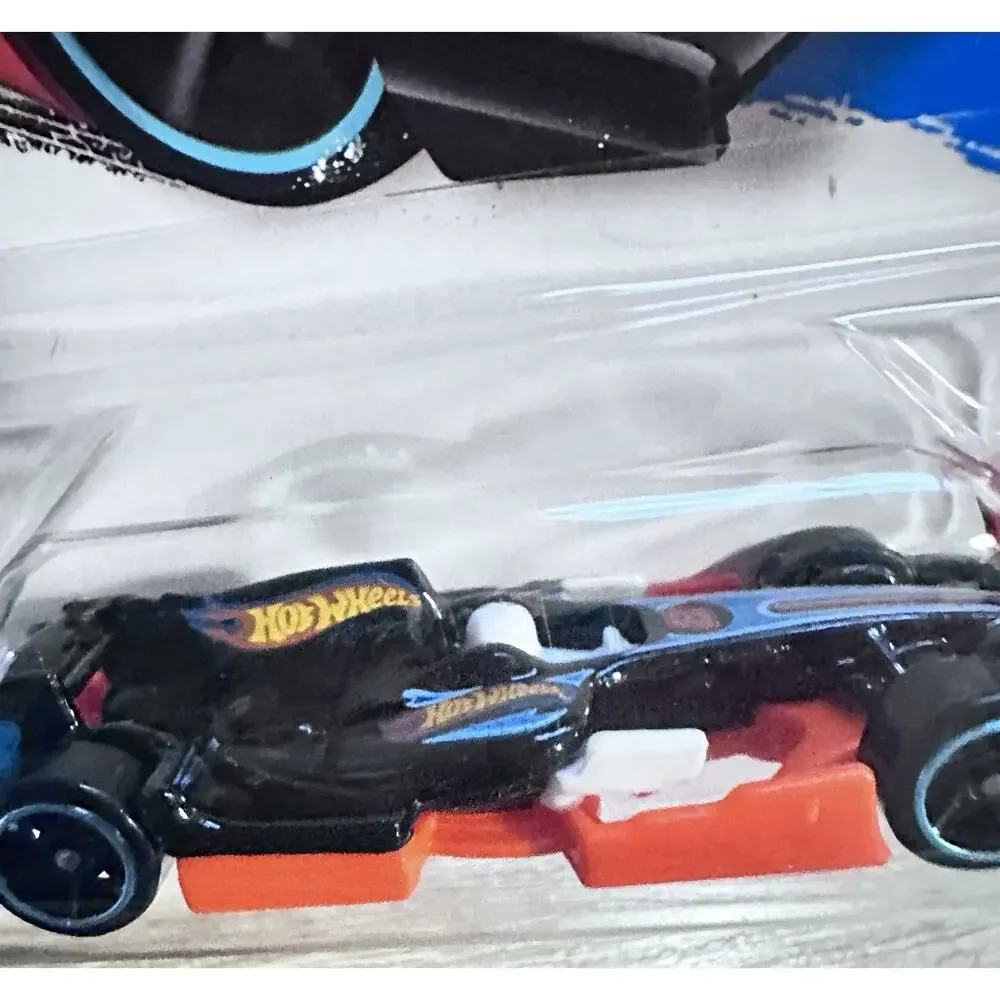 2015 Hot Wheels F1 Racer HW Race 146/240 New Hotwheels H88